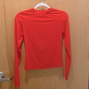 SKIMS FITS EVERYBODY LONGSLEEVE RUBY SIZE M NWOT